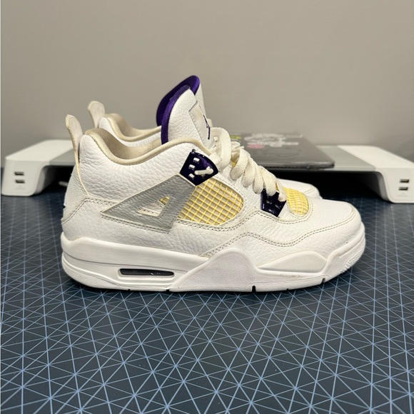 Jordan 4 GS Purple Metallic - Picture 3 of 9